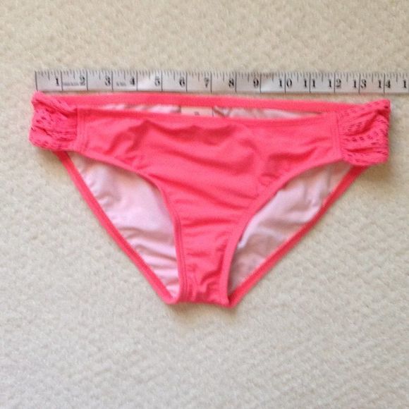 Juicy Couture Swim Bottoms Size Medium - Picture 5 of 6